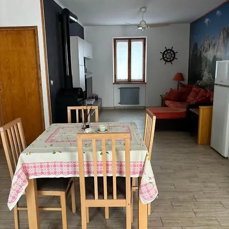 בית נופש Casa Dell'alpino *